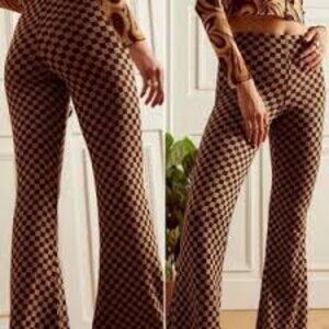 🎅 3/$15 SALE Love on a Hanger Brown and Tan Flare Pants - Size 3 Juniors